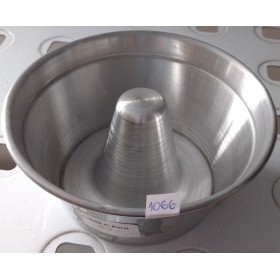 Forma de Bolo com Cone 14 x...